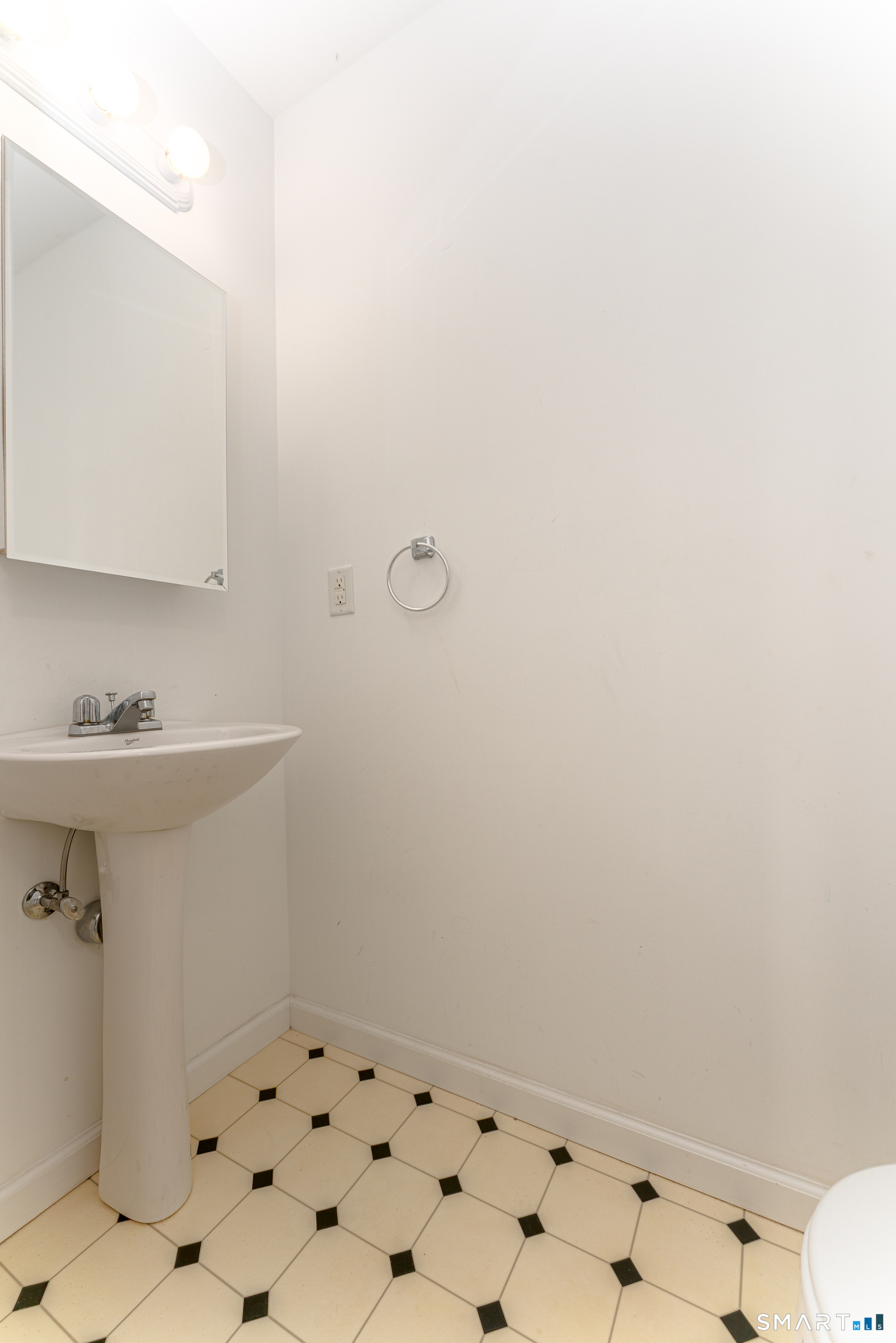 20 Walt Drive Meriden CT 06450