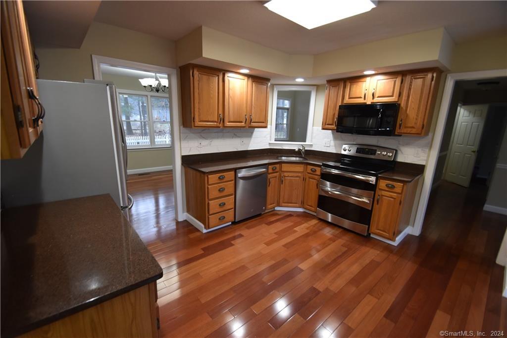 41 Sagewood Lane Windsor CT 06095