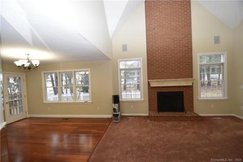41 Sagewood Lane Windsor CT 06095