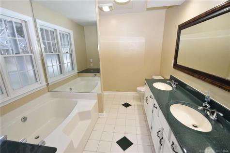 41 Sagewood Lane Windsor CT 06095