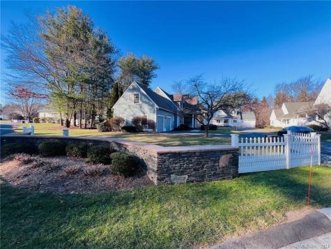 41 Sagewood Lane Windsor CT 06095