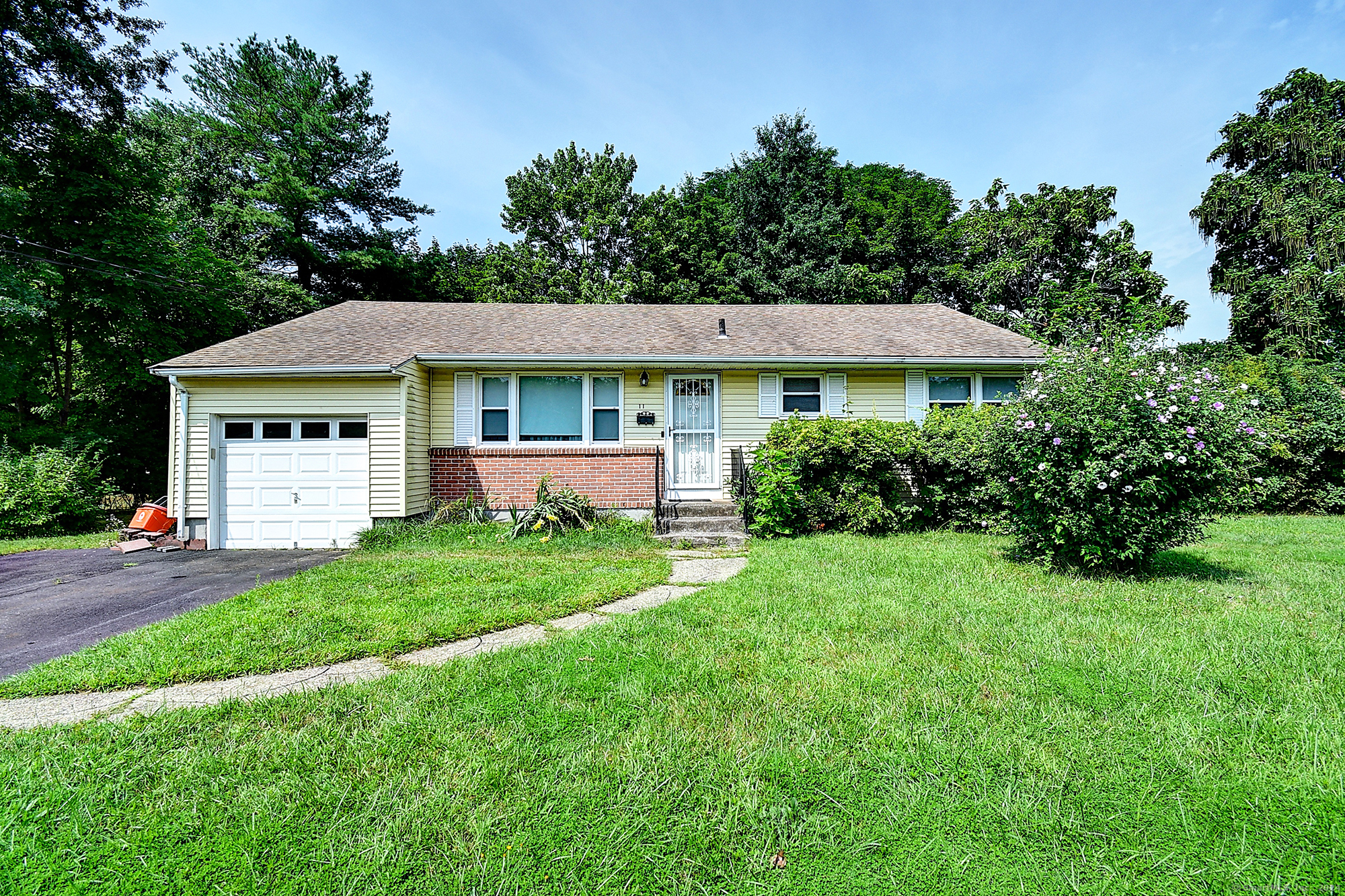 11 Mitchell Drive Bloomfield CT 06002