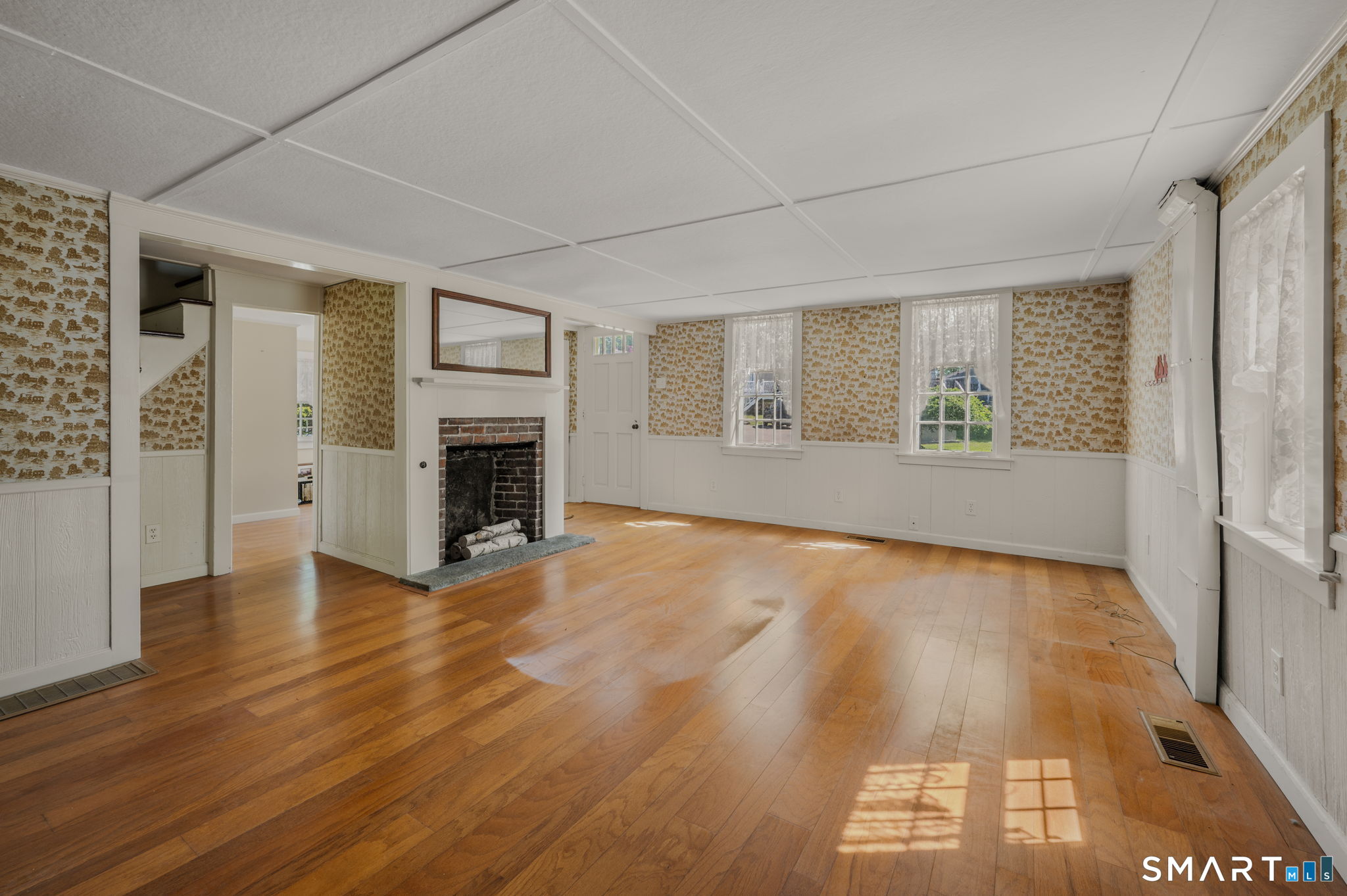 28 Church Lane East Lyme CT 06333