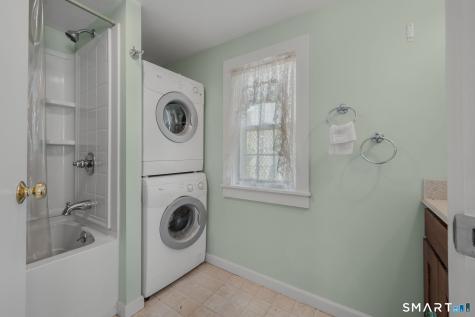 28 Church Lane East Lyme CT 06333