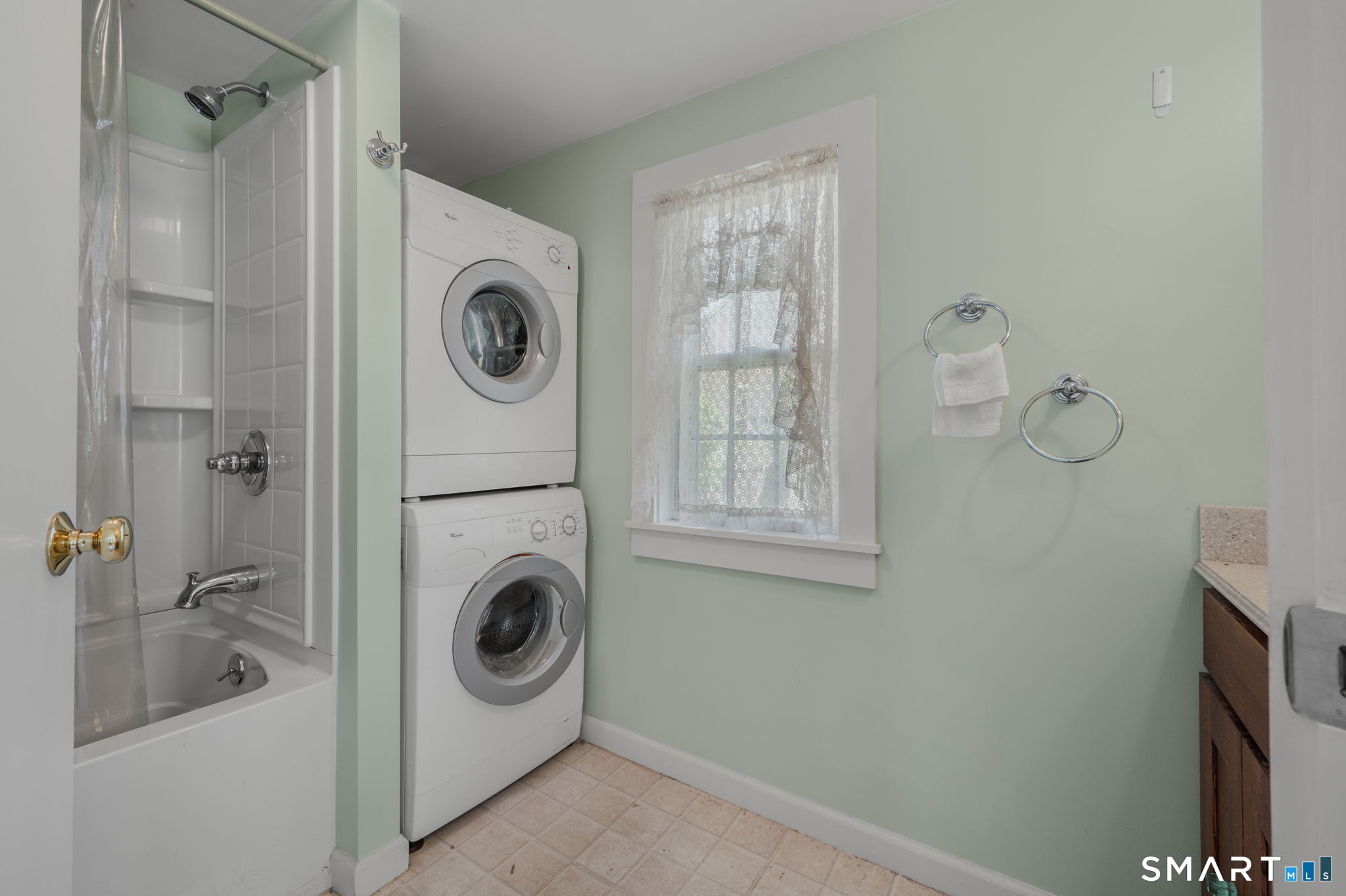 28 Church Lane East Lyme CT 06333