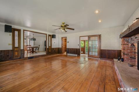 28 Church Lane East Lyme CT 06333