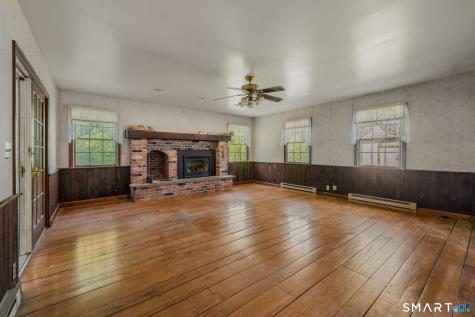 28 Church Lane East Lyme CT 06333