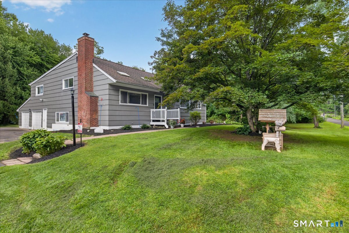 6 Paugussett Road Newtown CT 06482