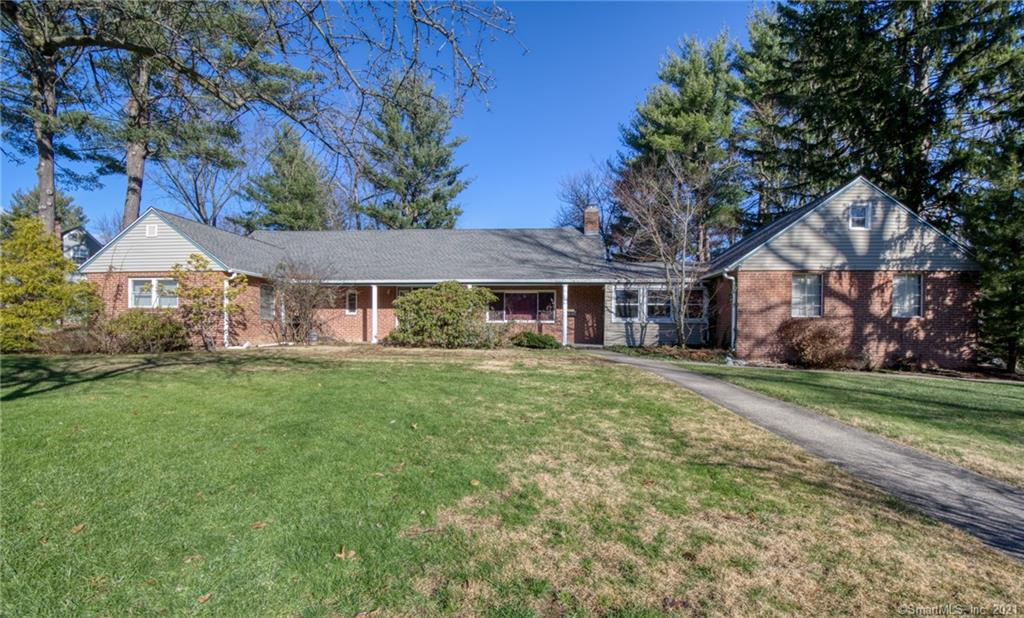 24 Kenwood Circle Bloomfield CT 06002