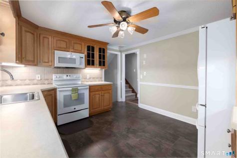 2 Woodridge Court Southington CT 06489