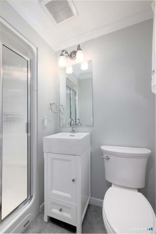 2 Woodridge Court Southington CT 06489