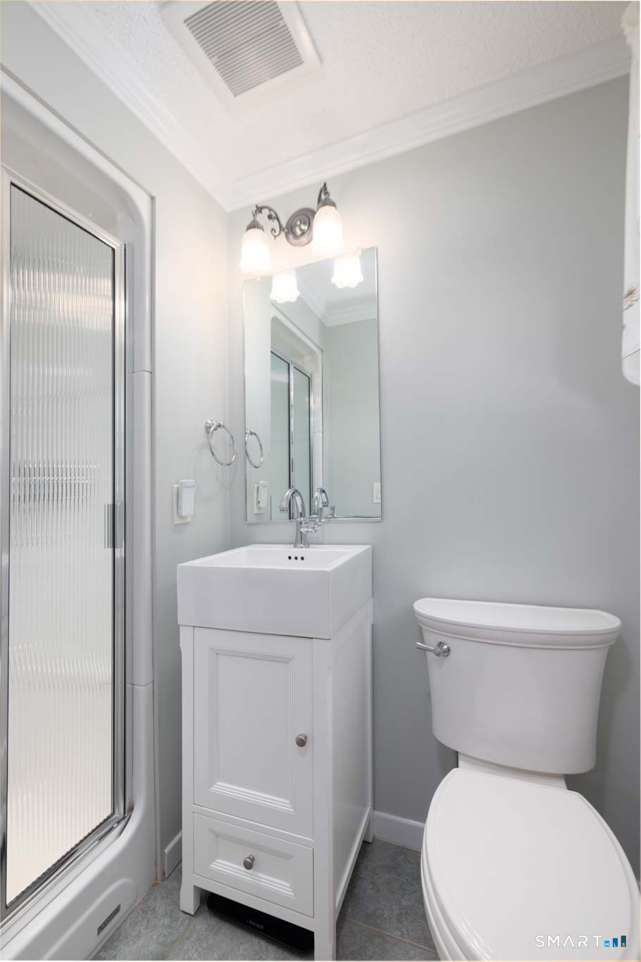 2 Woodridge Court Southington CT 06489