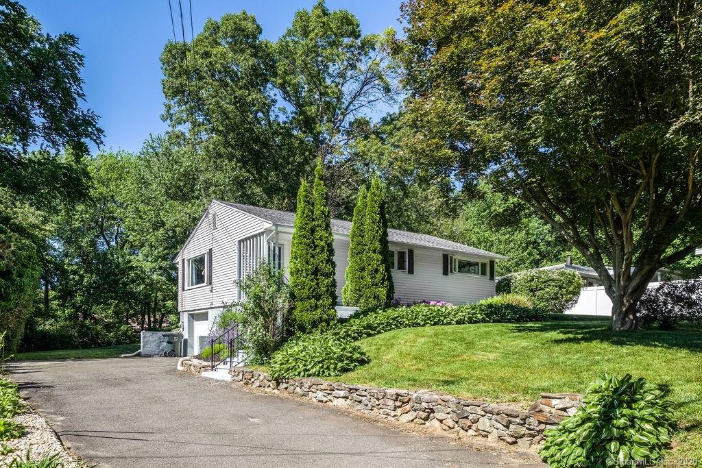 7 Oak Lane Prospect CT 06712
