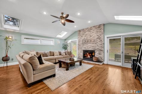 204 Braeside Drive Hamden CT 06514