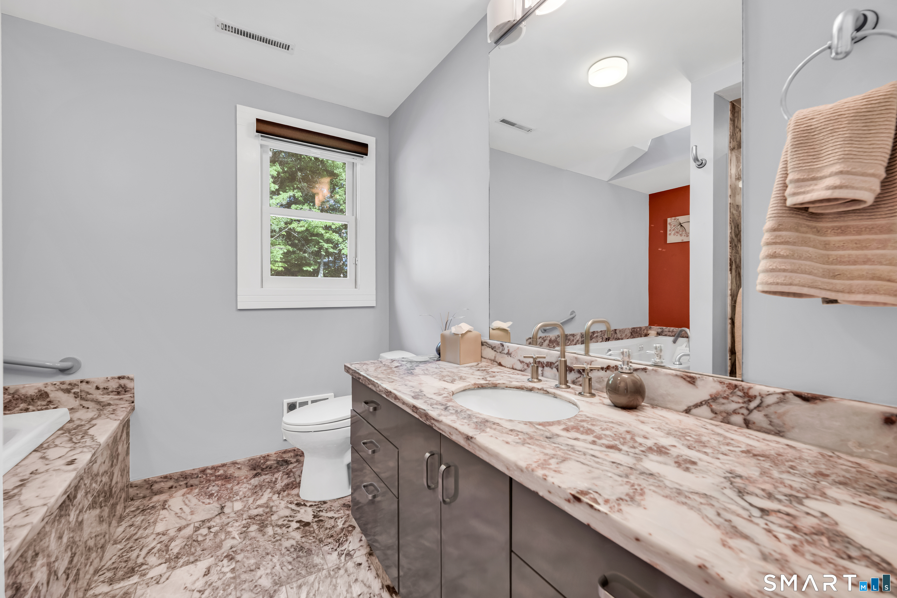 204 Braeside Drive Hamden CT 06514