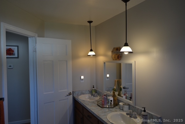 25 Zack Lane Bristol CT 06010