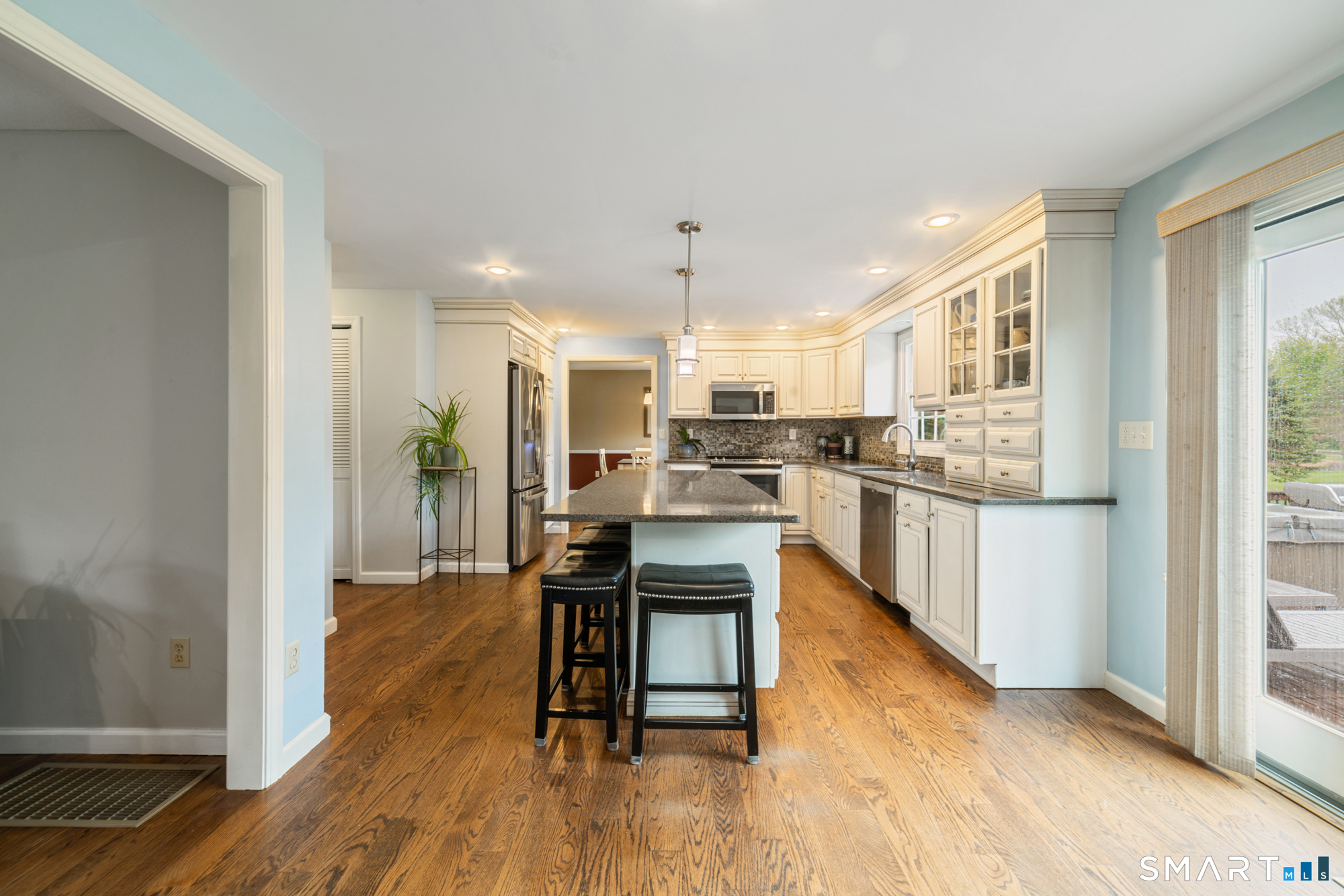 27 South Pond Circle Cheshire CT 06410