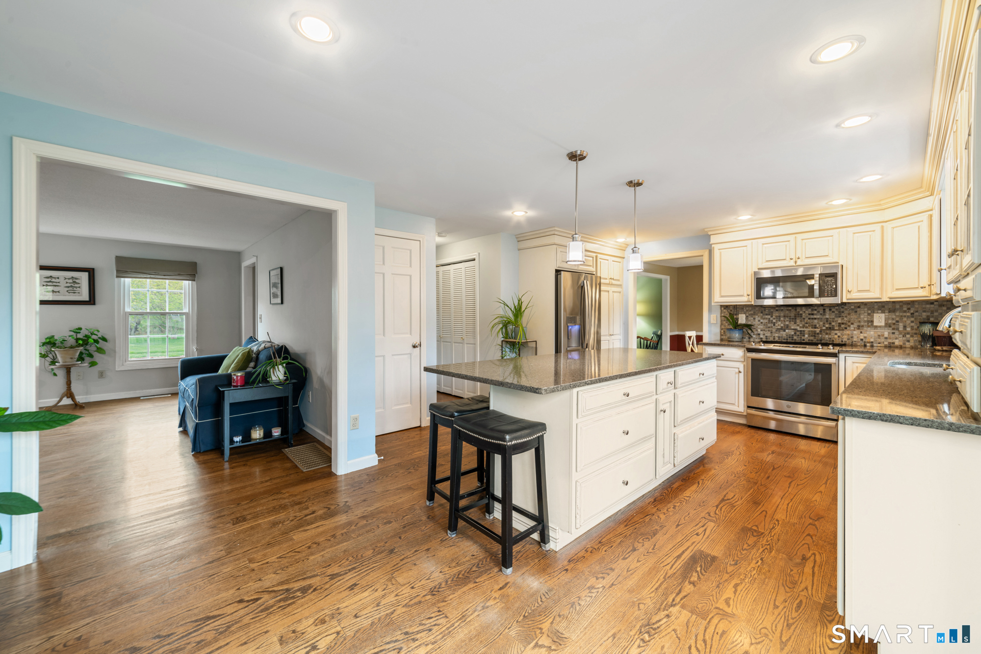 27 South Pond Circle Cheshire CT 06410