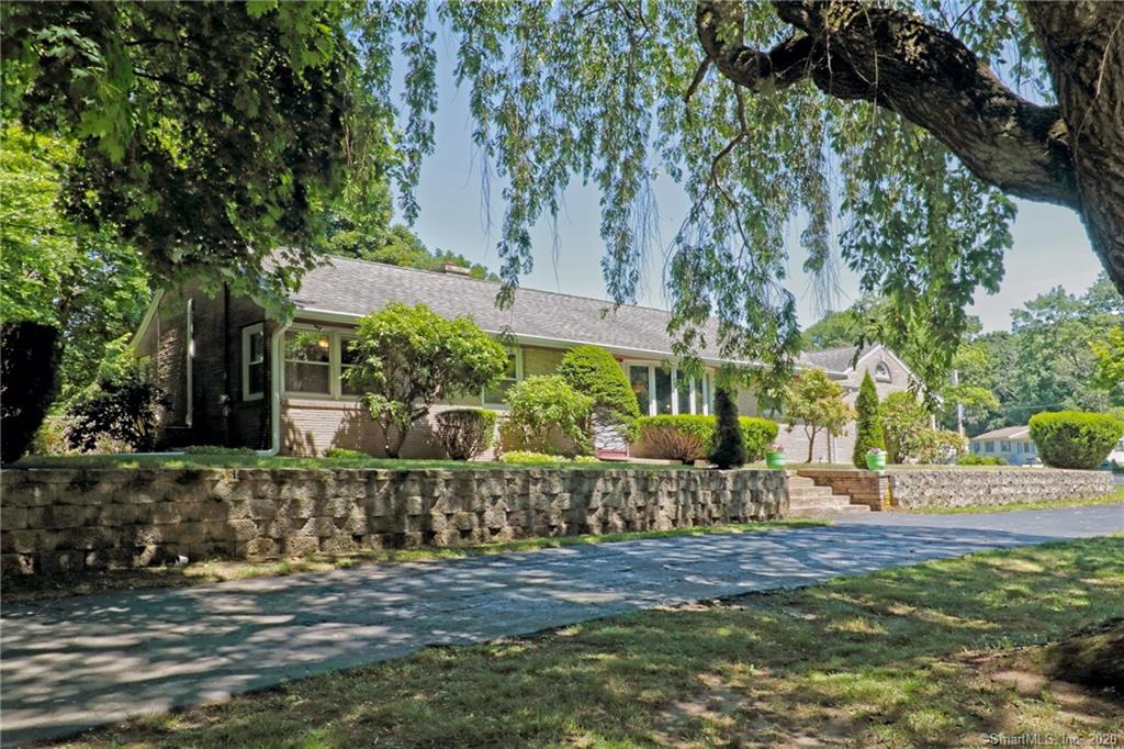 11 Brookside Drive Woodbridge CT 06525