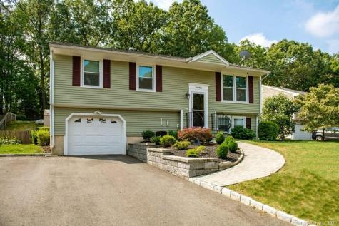 12 Harvest Lane Naugatuck CT 06770