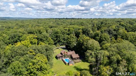 393 Center Road Easton CT 06612