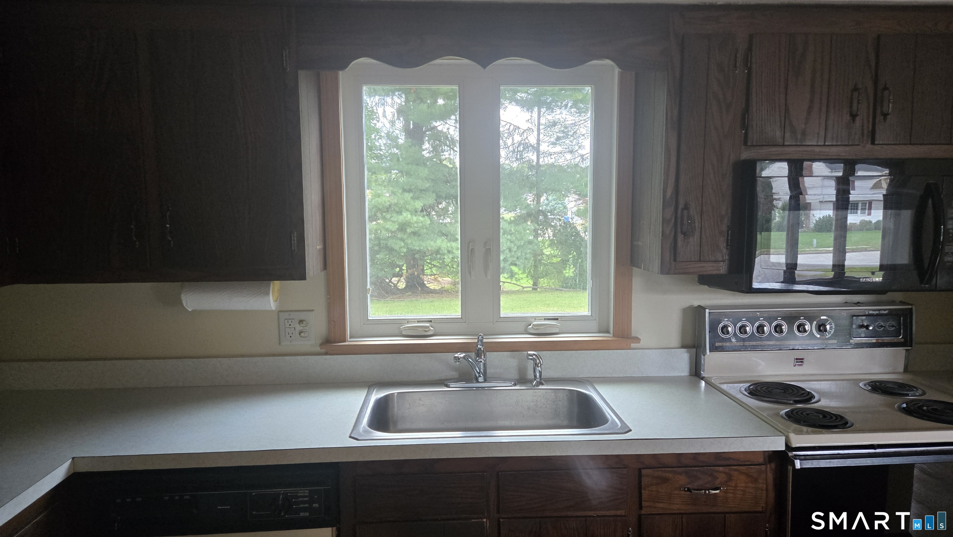 121 Carriage Drive Manchester CT 06040