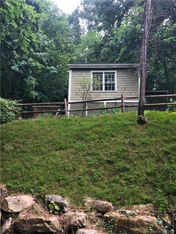 18 Main Street Redding CT 06896
