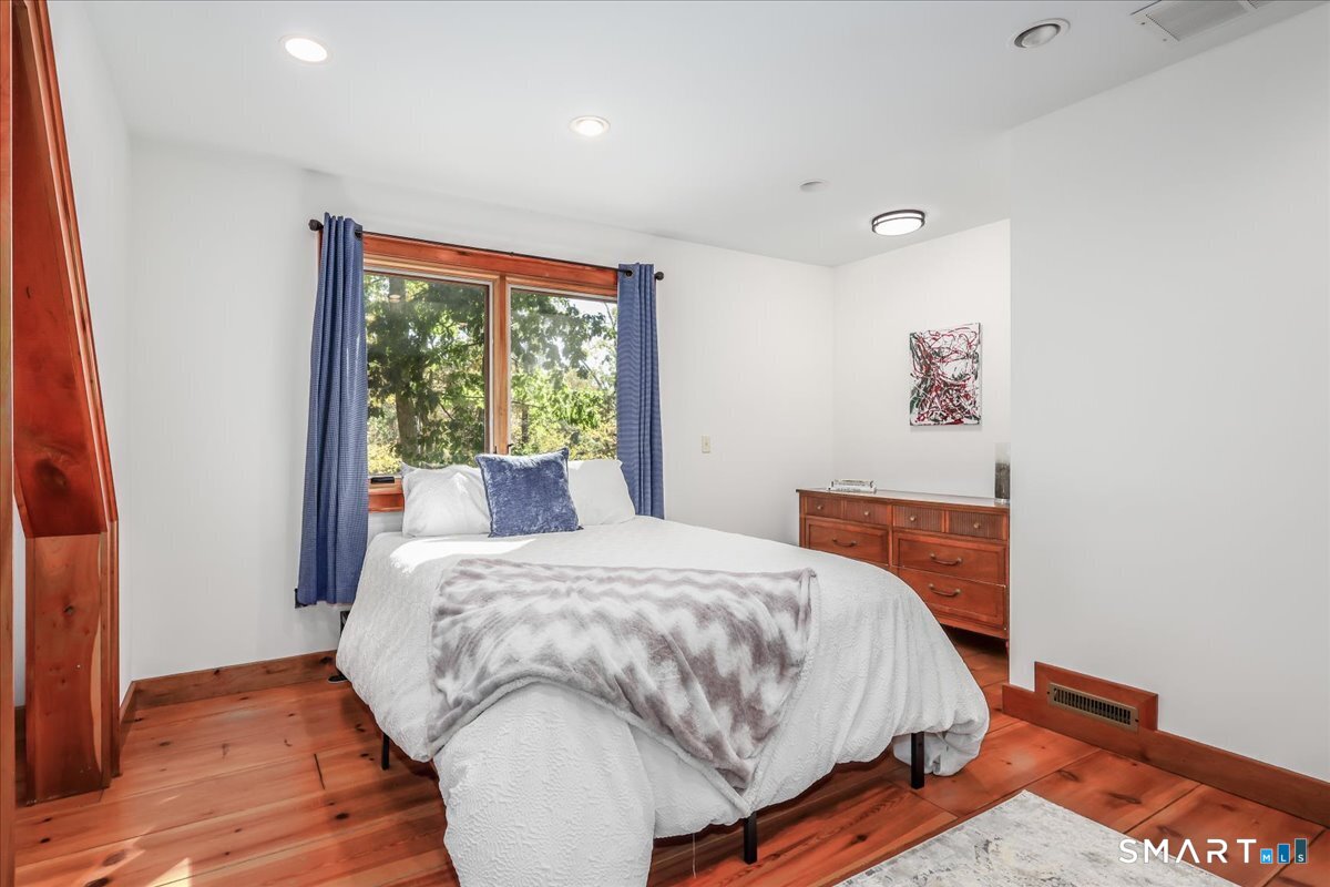 81 Lakeside Drive Ridgefield CT 06877
