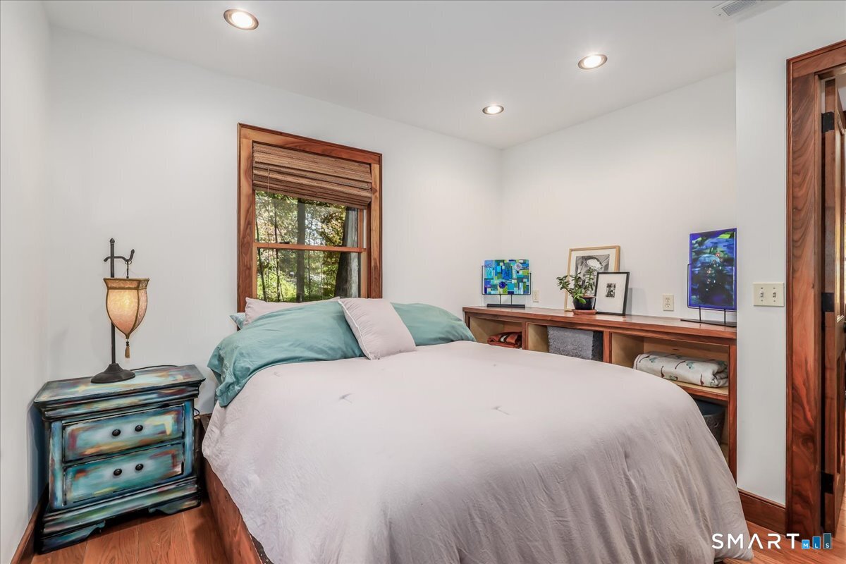 81 Lakeside Drive Ridgefield CT 06877