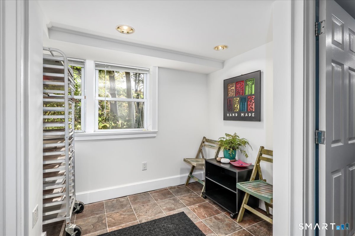 81 Lakeside Drive Ridgefield CT 06877