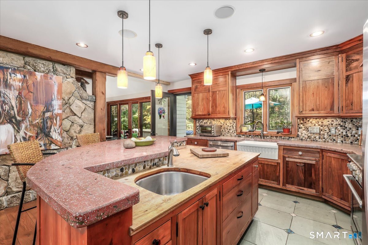 81 Lakeside Drive Ridgefield CT 06877