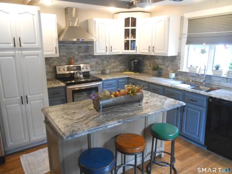 13 Burritt Place Naugatuck CT 06770
