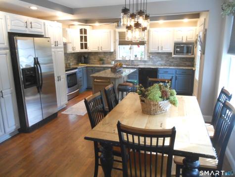13 Burritt Place Naugatuck CT 06770