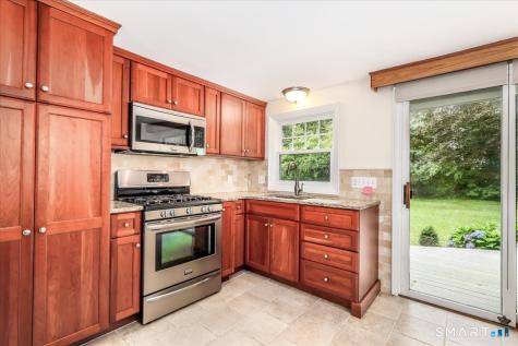 4 Taunton Lake Drive Newtown CT 06470