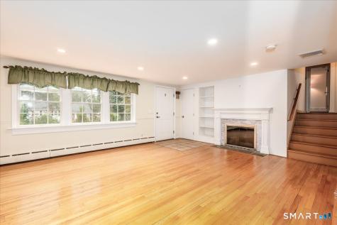 4 Taunton Lake Drive Newtown CT 06470