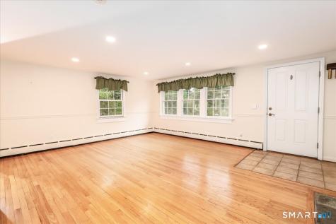 4 Taunton Lake Drive Newtown CT 06470
