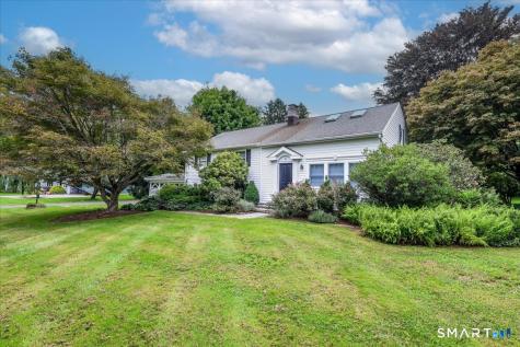 4 Taunton Lake Drive Newtown CT 06470