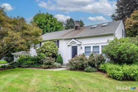 4 Taunton Lake Drive Newtown CT 06470