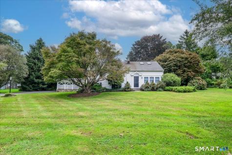 4 Taunton Lake Drive Newtown CT 06470