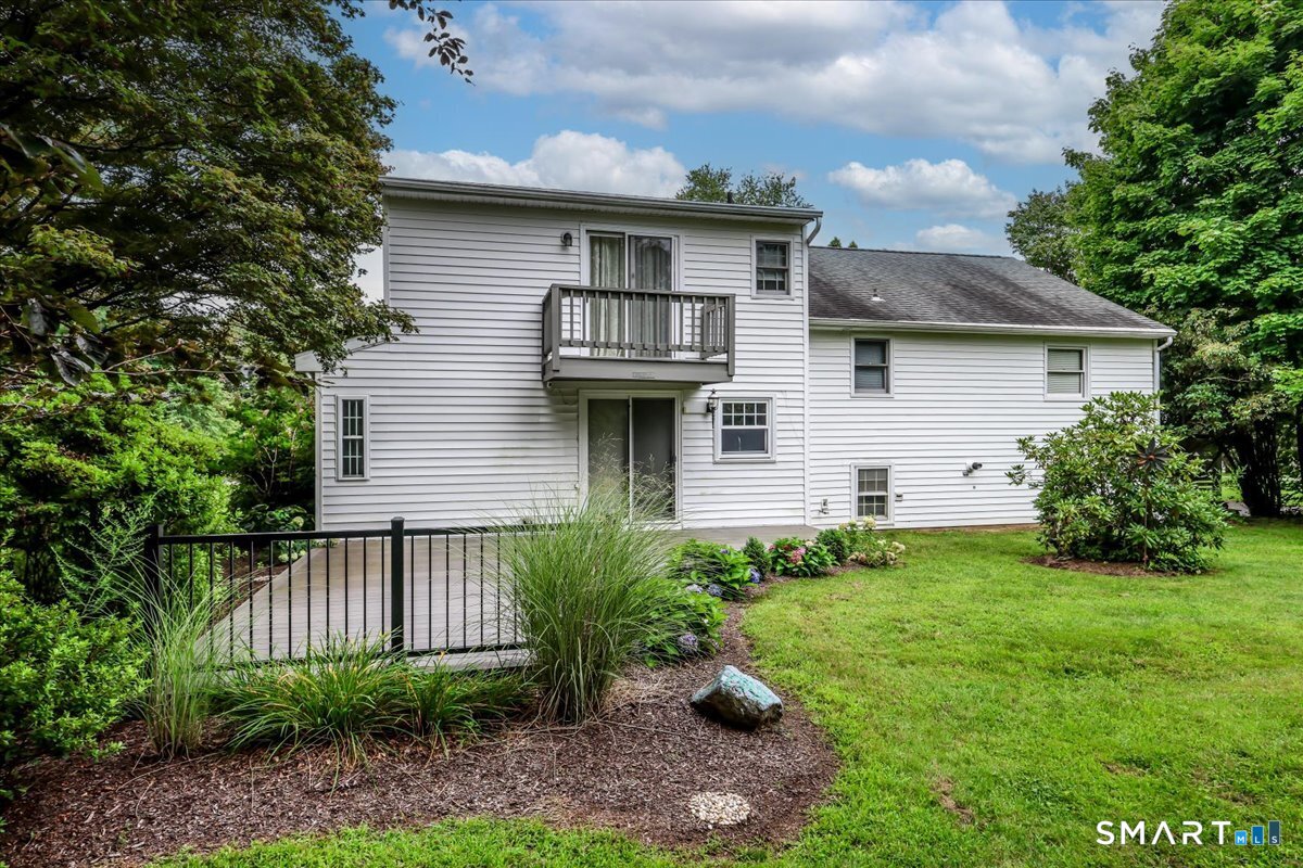 4 Taunton Lake Drive Newtown CT 06470