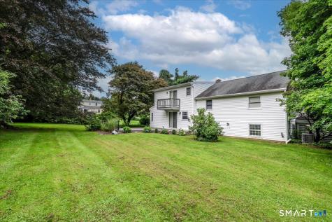 4 Taunton Lake Drive Newtown CT 06470