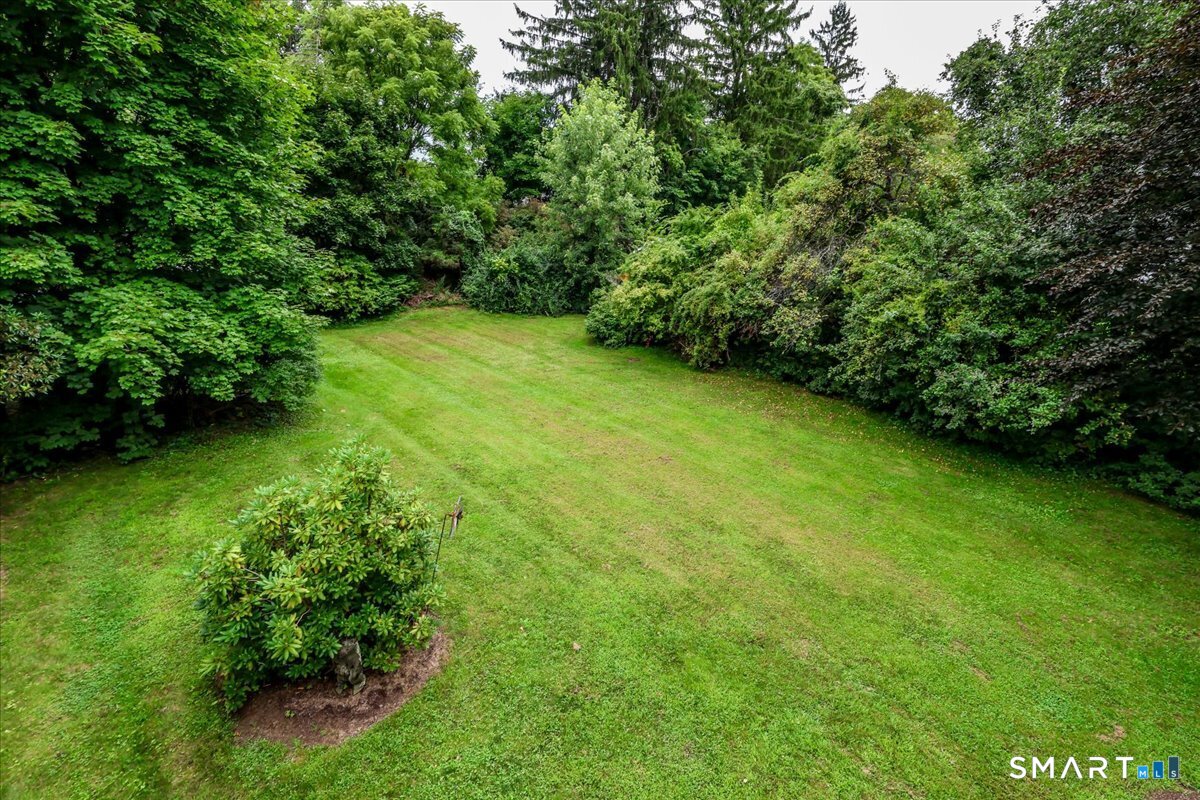 4 Taunton Lake Drive Newtown CT 06470