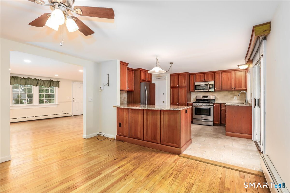 4 Taunton Lake Drive Newtown CT 06470