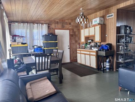 8 Oakridge Drive Enfield CT 06082