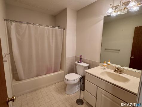 8 Oakridge Drive Enfield CT 06082