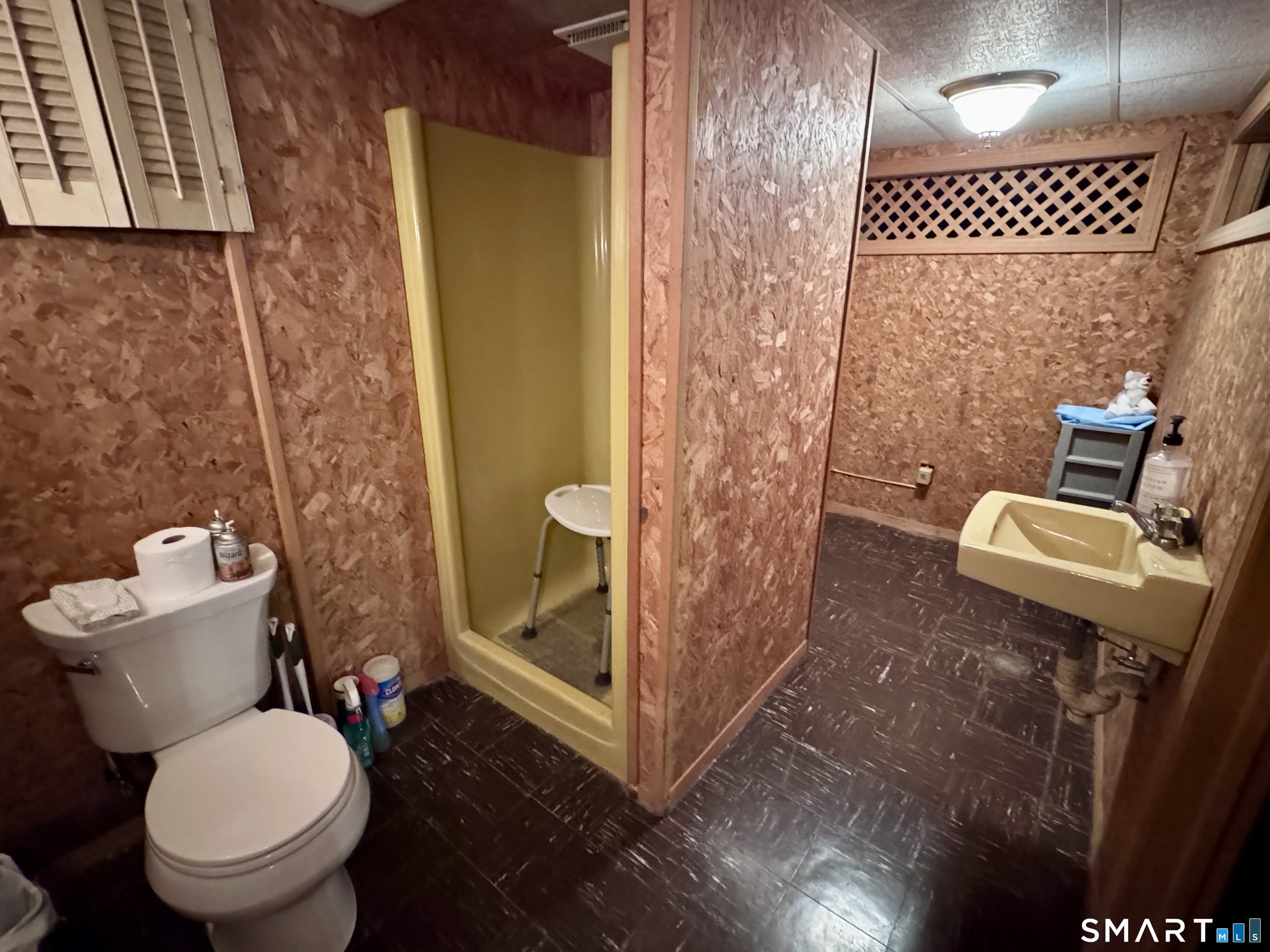 8 Oakridge Drive Enfield CT 06082