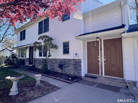 8 Oakridge Drive Enfield CT 06082
