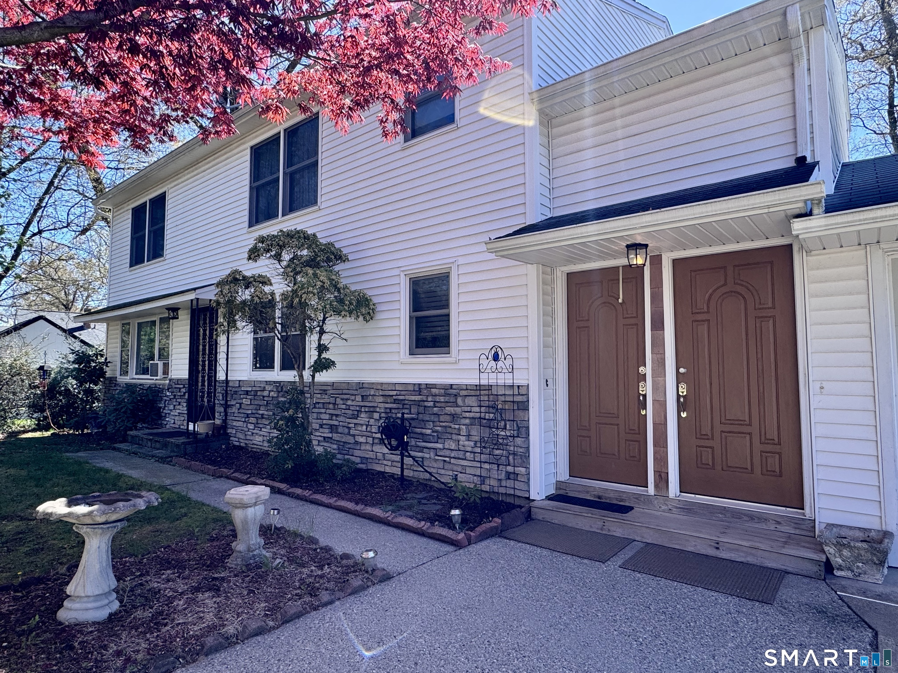 8 Oakridge Drive Enfield CT 06082