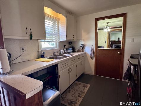 8 Oakridge Drive Enfield CT 06082