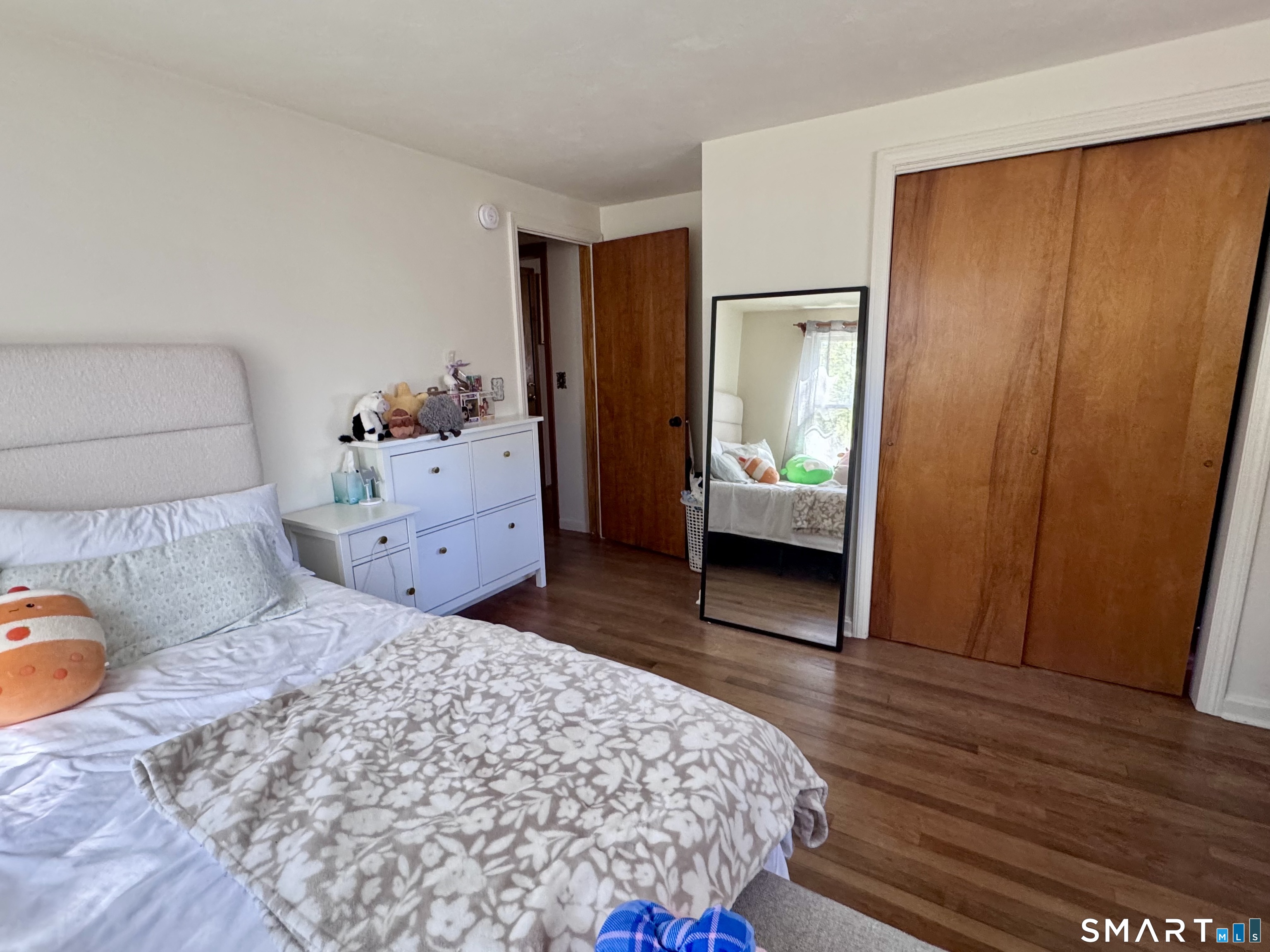 8 Oakridge Drive Enfield CT 06082